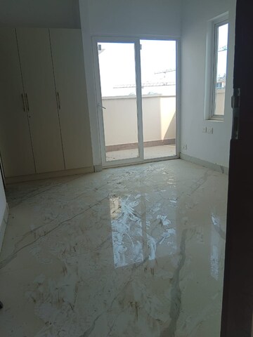 Room in 3 BHK Apartment at Ace Divino, Sector 1 Greater Noida – for Rent