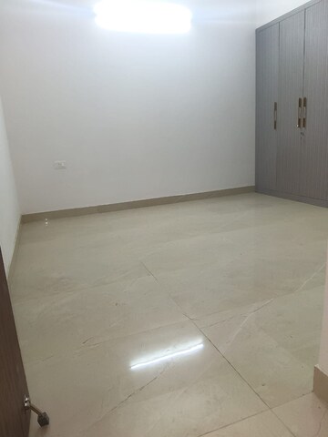 Room in 3 BHK Apartment at Ace Divino, Sector 1 Greater Noida – for Rent