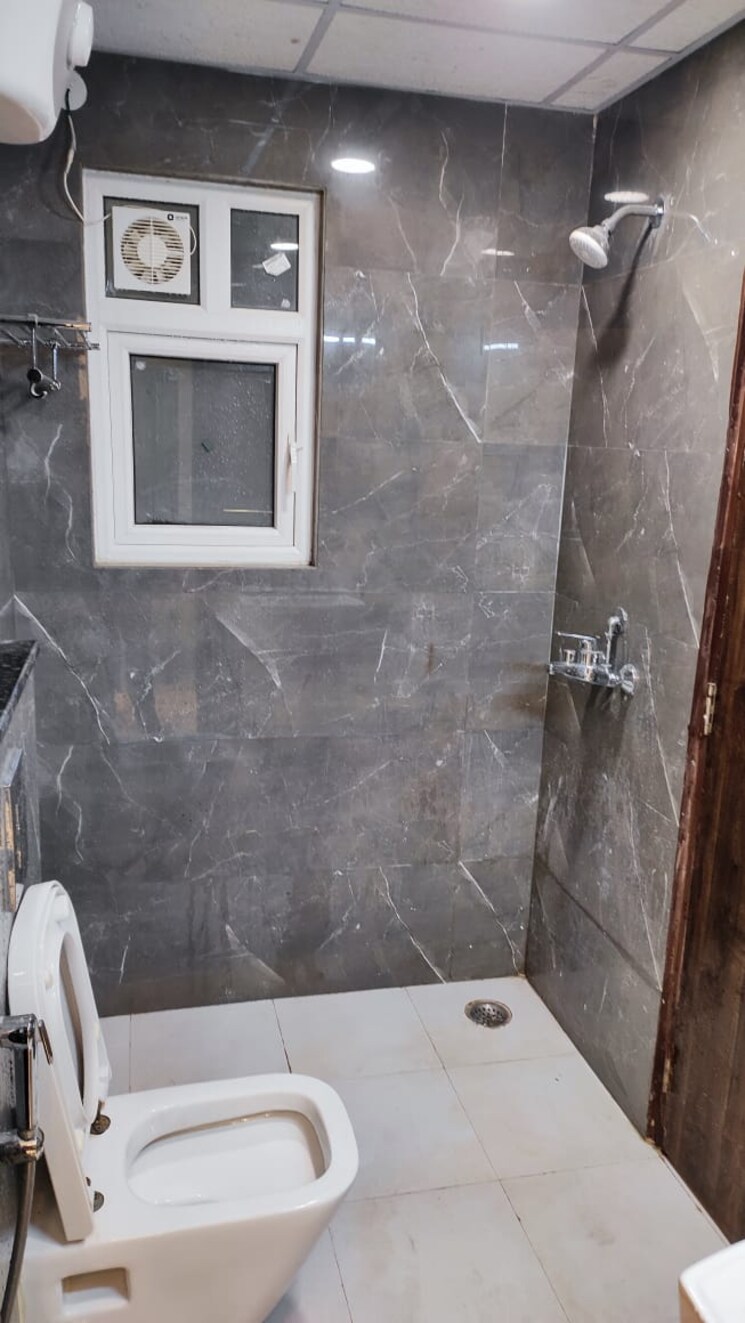 Bathroom, sector 1 4 Bedroom 1875 Sq.Ft. Apartment In Sector 1 Noida 9093052