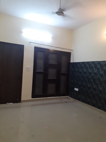 Room in 3.5 BHK Independent House at Sector 19 – for Rent