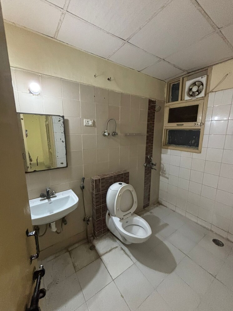 Bathroom, puri-pranayam 3 Bedroom 1857 Sq.Ft. Apartment In Sector 82 Faridabad 9093060