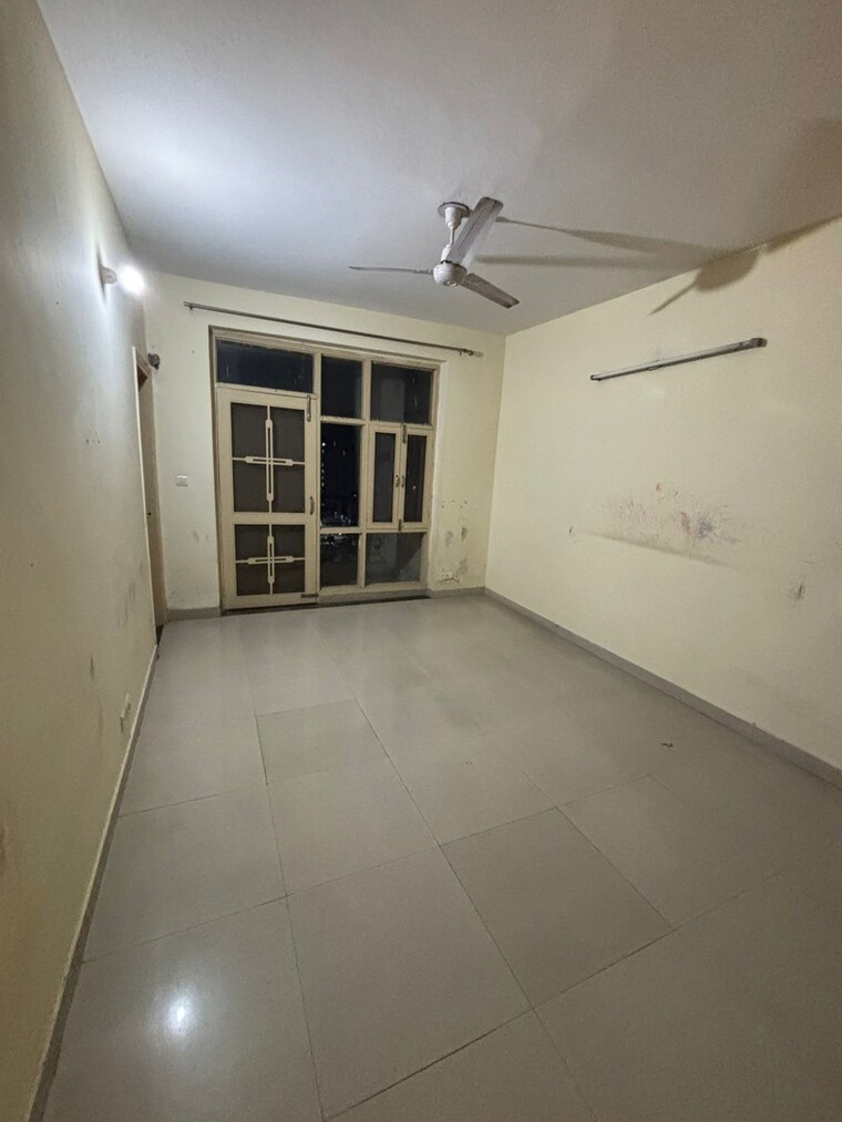 Room, puri-pranayam 3 Bedroom 1857 Sq.Ft. Apartment In Sector 82 Faridabad 9093060