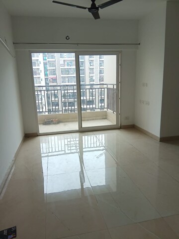 Room in 3 BHK Apartment at Ace Divino, Sector 1 Greater Noida – for Rent