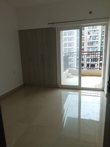 Room in 3 BHK Apartment at Ace Divino, Sector 1 Greater Noida – for Rent