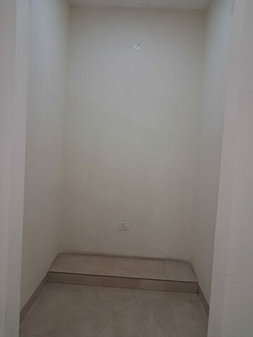 Room in 4 BHK Builder Floor at Sector 28 – for Rent