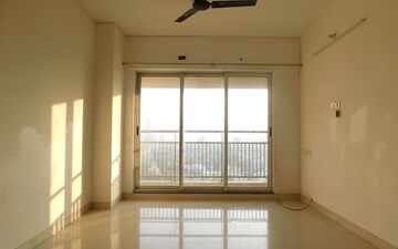 2.5 BHK Apartment For Rent in Marathon Montesouth 3, Byculla West