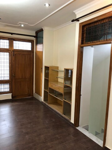 Room in 2 BHK Builder Floor at Sector 4 – for Rent