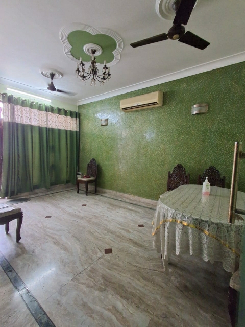 2.5 BHK + Pooja Room Builder Floor For Rent in Sector 28