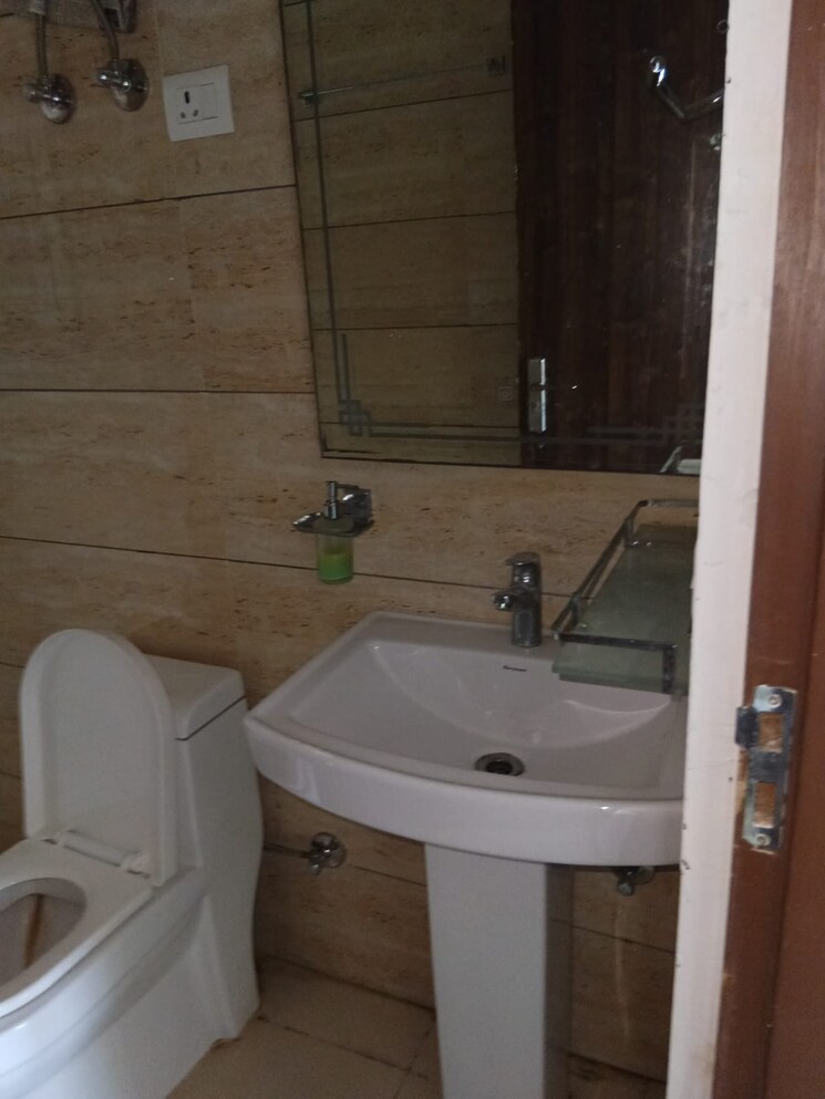 Bathroom, ace-divino 3 Bedroom 1565 Sq.Ft. Apartment In Sector 1 Greater Noida Greater Noida 9093136