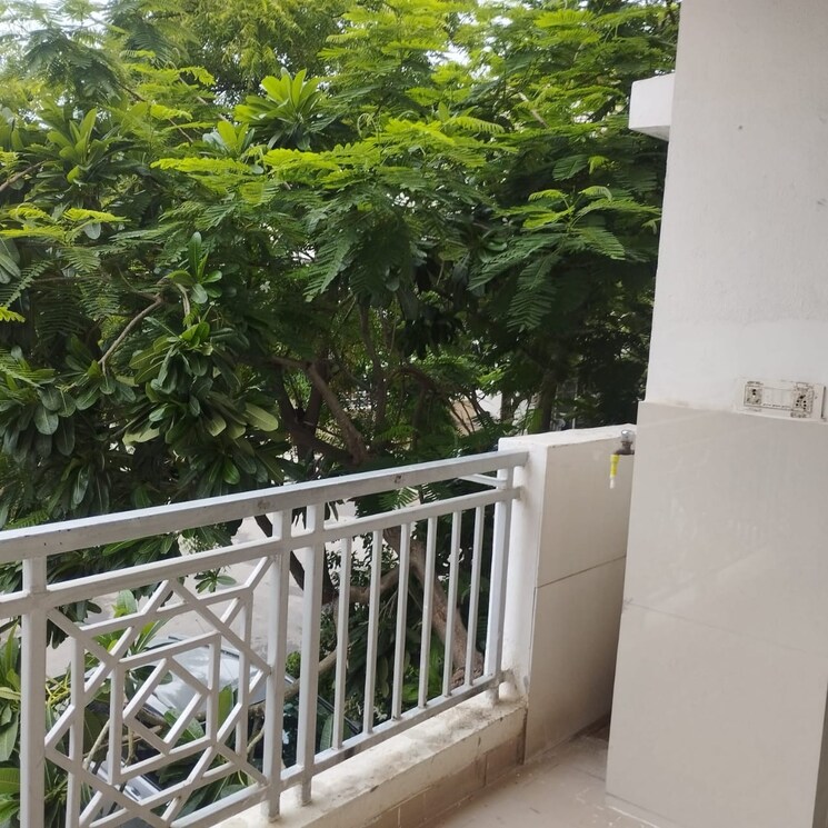 Balcony, parklands 3 Bedroom 180 Sq.Yd. Builder Floor In Sector 85 Faridabad 9093183