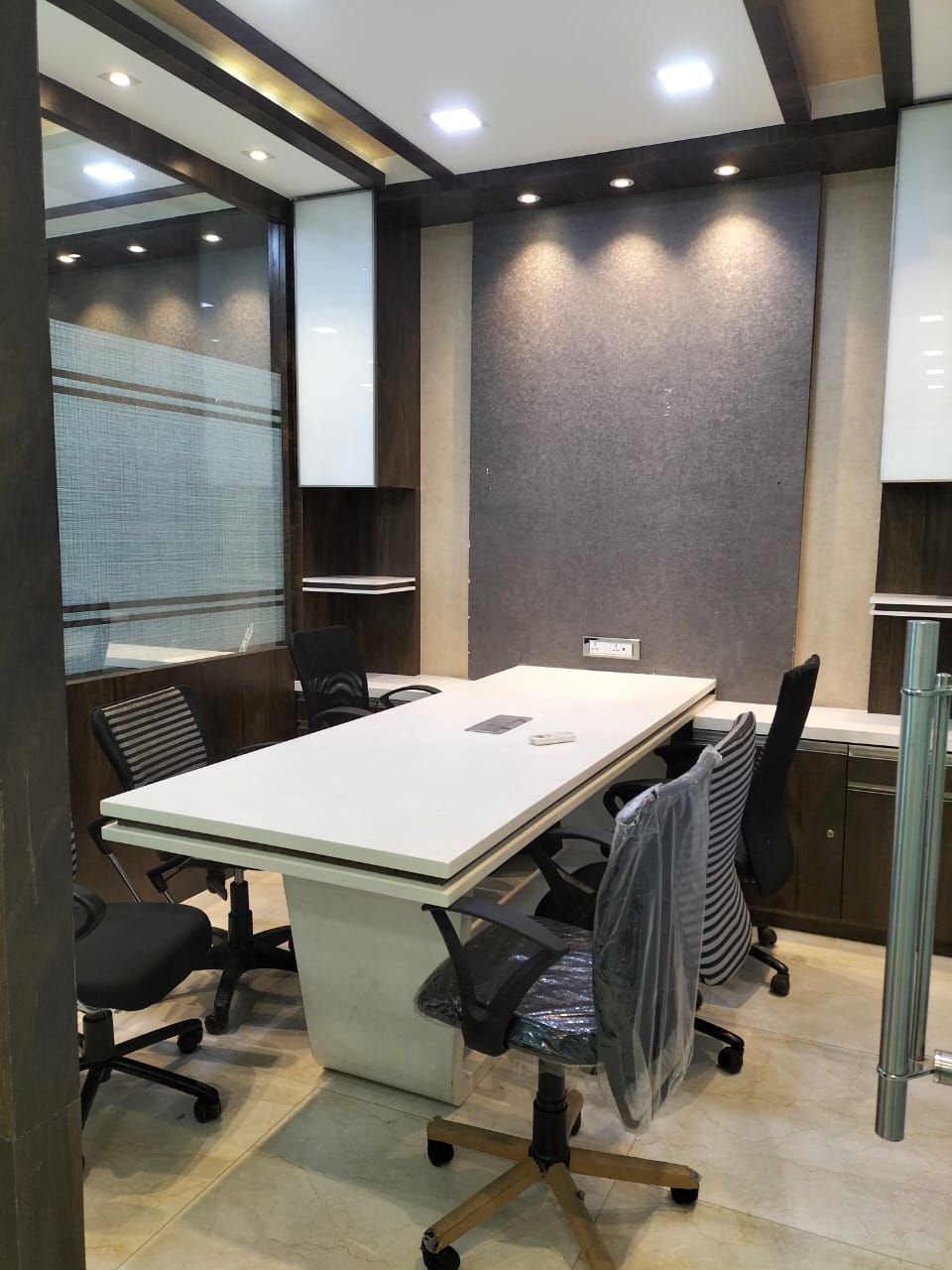 Office Space For Rent in Satra Plaza