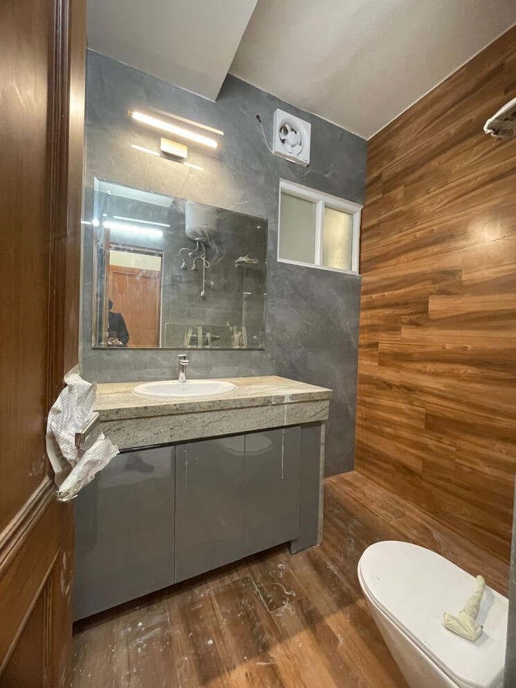 Kitchen, chittaranjan park 3 Bedroom 126 Sq.Yd. Builder Floor In Chittaranjan Park Delhi 9093187