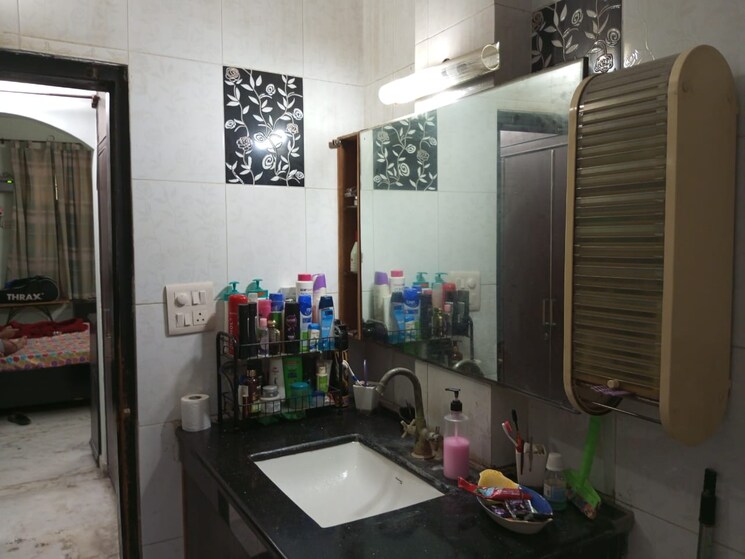 Bathroom, sector 28 4 Bedroom 3100 Sq.Ft. Independent House In Sector 28 Faridabad 7913390