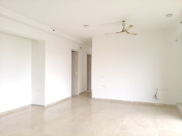 Room in 2.5 BHK Apartment at Hiranandani Estate Flamingo, Ghodbunder Road – for Rent