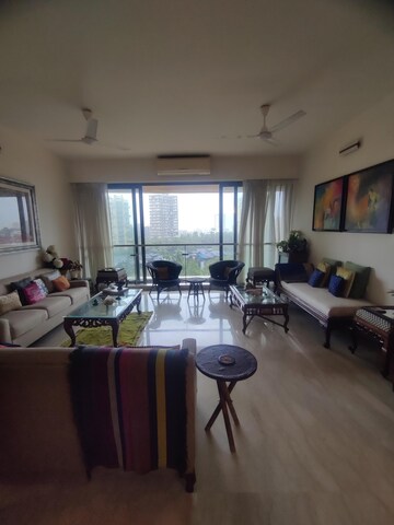 Team Area in 3 BHK Apartment at Kalpataru Horizon, Worli – for Sale
