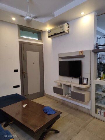 Living Room in 3 BHK Apartment at Saket – for Rent