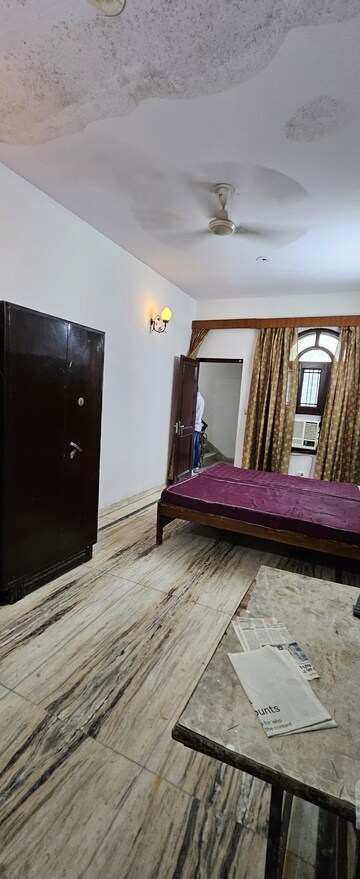 1 BHK Builder Floor For Rent in Sector 21a