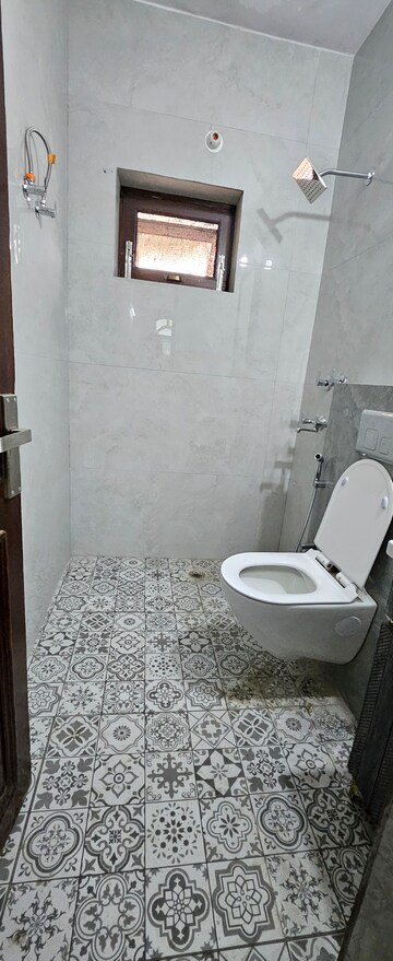 Bathroom in 1 BHK Builder Floor at Sector 21a – for Rent