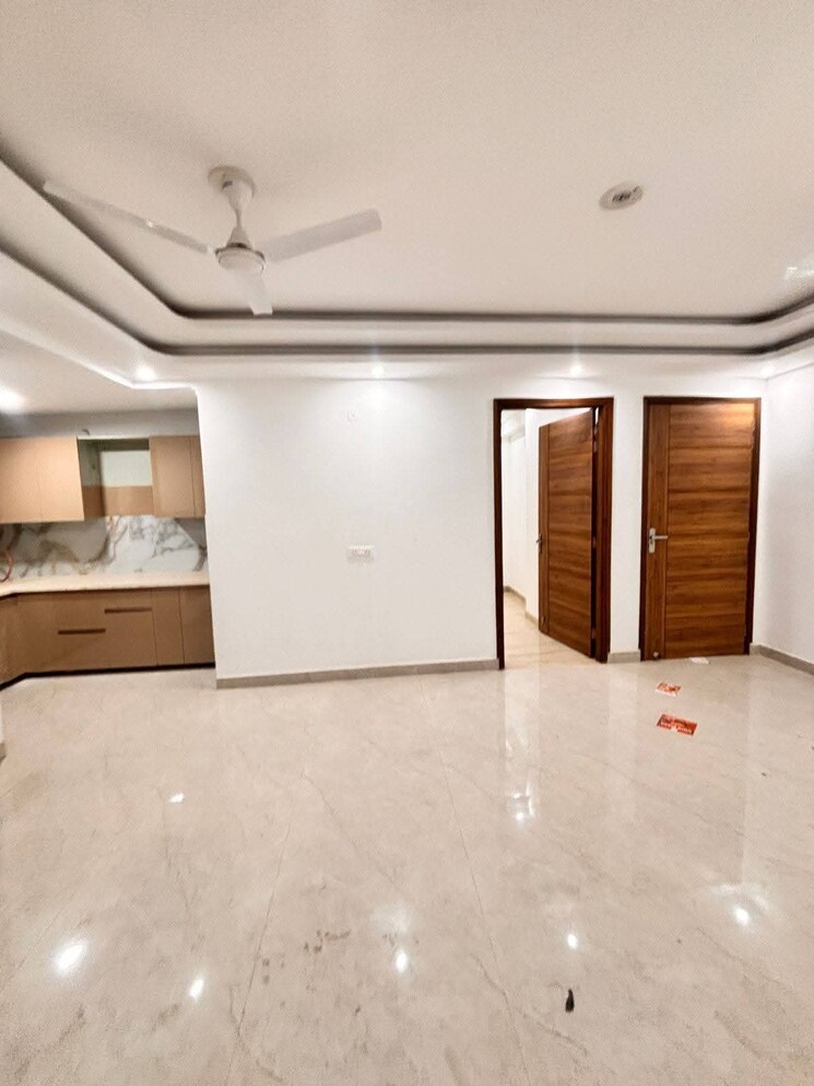 Room, freedom fighters enclave 2 Bedroom 900 Sq.Ft. Builder Floor In Freedom Fighters Enclave Delhi 9093301