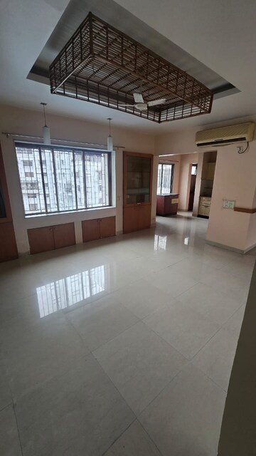 Room in 3.5 BHK Apartment at Fortaleza CHSL, Kalyani Nagar – for Rent