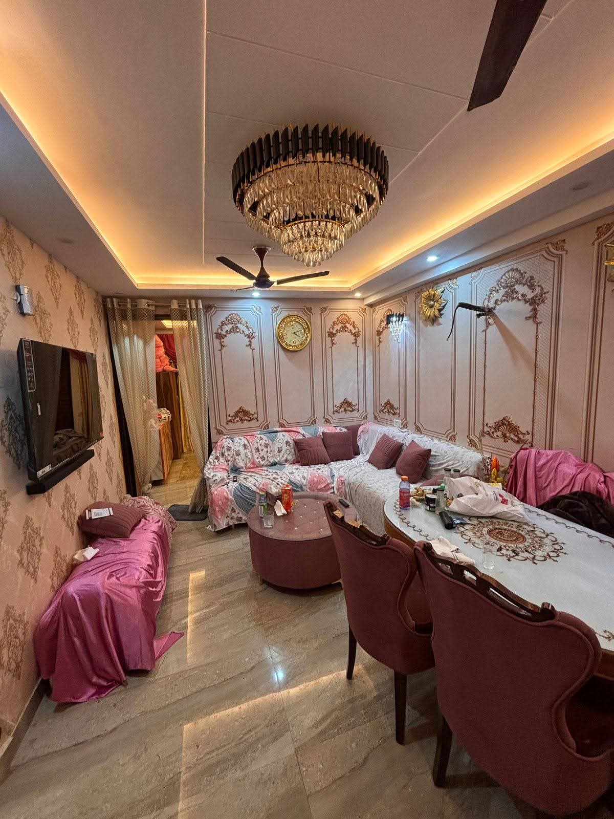 2 BHK Builder Floor For Rent in Saket