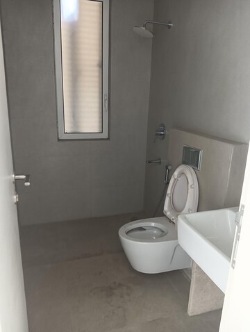 Bathroom in 3 BHK Apartment at Indiabulls Sky Forest, Lower Parel – for Sale