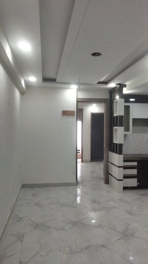 Building Lobby in 3 BHK Villa at Ratan Pearls, Sector 16 Greater Noida – for Sale