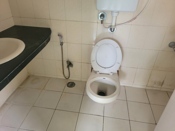 Attached Bathroom, bhosale-enclave 2 Bedroom 1150 Sq.Ft. Apartment In Bhosale Nagar Pune 9093356