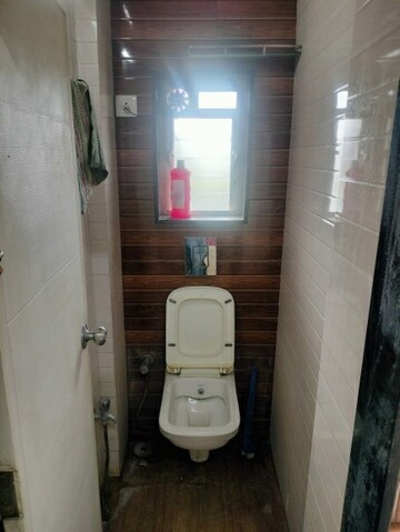 Attached Bathroom in 1 RK Apartment at Satellite Garden, Goregaon East – for Rent