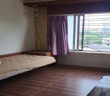 Room in 4 BHK Apartment at Dadar East – for Sale