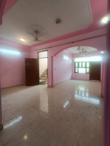 Living Room in 4 BHK Builder Floor at Sector 37 – for Rent