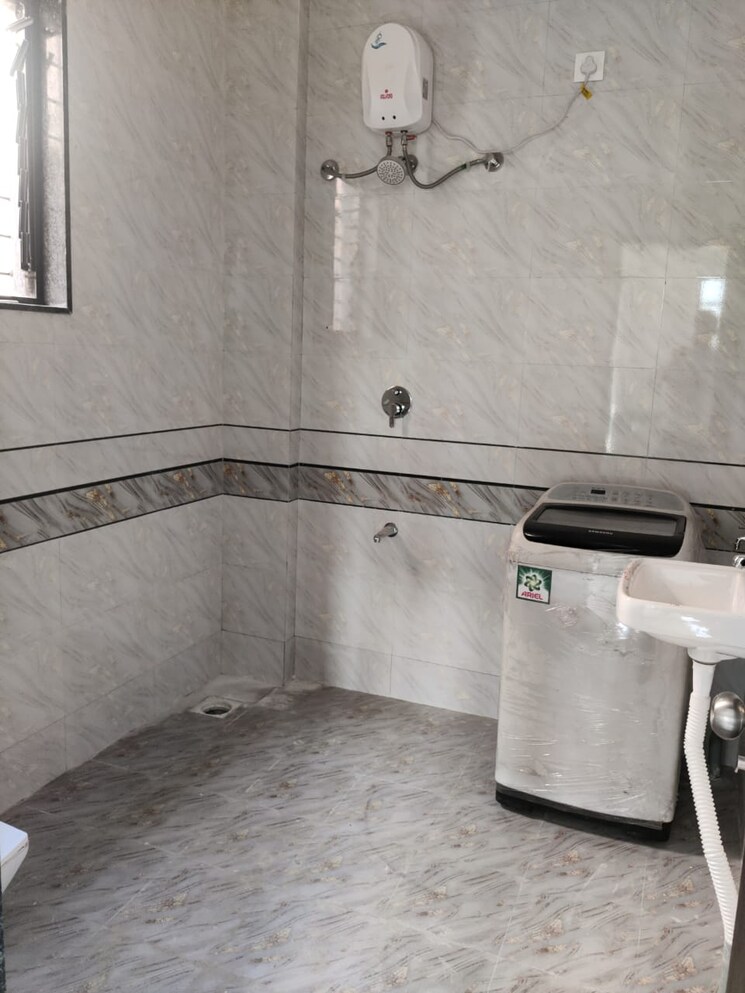 Attached Bathroom, e-park 1 Bedroom 420 Sq.Ft. Apartment In Kharadi Pune 9093366