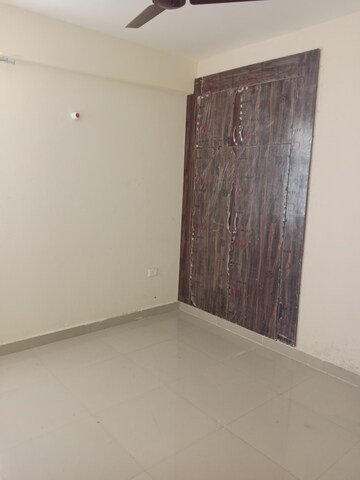 Room in 3 BHK Apartment at Ascent Savy Ville De, Raj Nagar Extension – for Rent