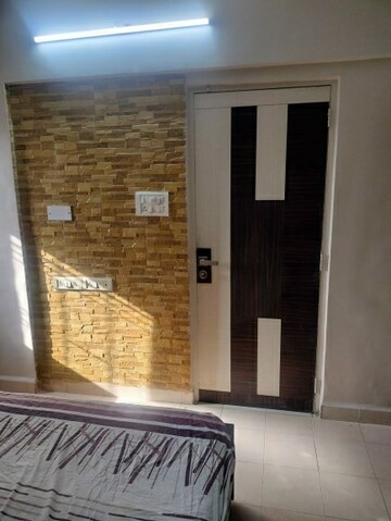 Room in 1 RK Apartment at Shivam Apartments Goregaon, Goregaon East – for Rent