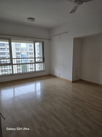 Room in 3.5 BHK Apartment at Water Front Apartment, Kalyani Nagar – for Rent