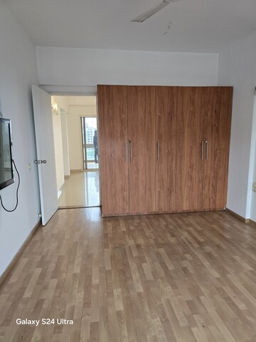 Room in 3.5 BHK Apartment at Water Front Apartment, Kalyani Nagar – for Rent