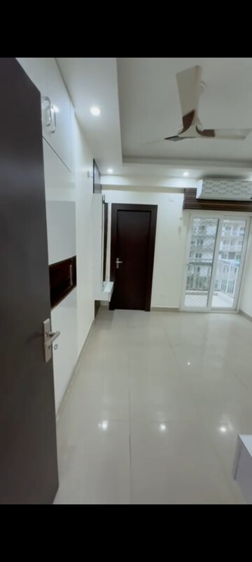 Bedroom in 3 BHK Apartment at Fusion Homes, Tech Zone 4 Greater Noida – for Rent