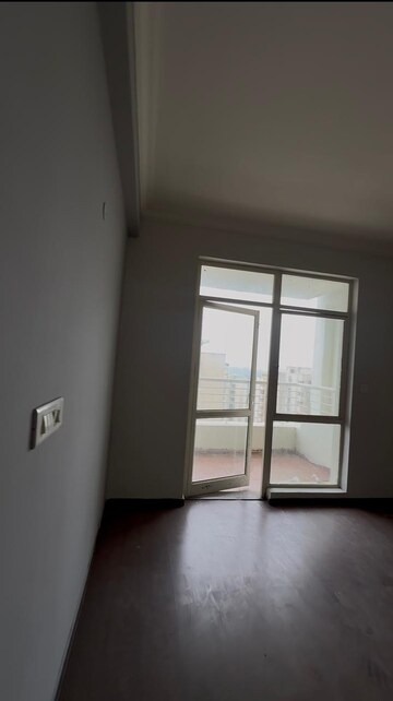 Room in 3 BHK Apartment at Raheja Vedaanta, Sector 108 – for Sale