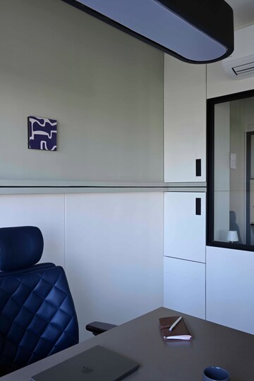 Room in  Office Space at Vaishnodevi Circle – for Rent