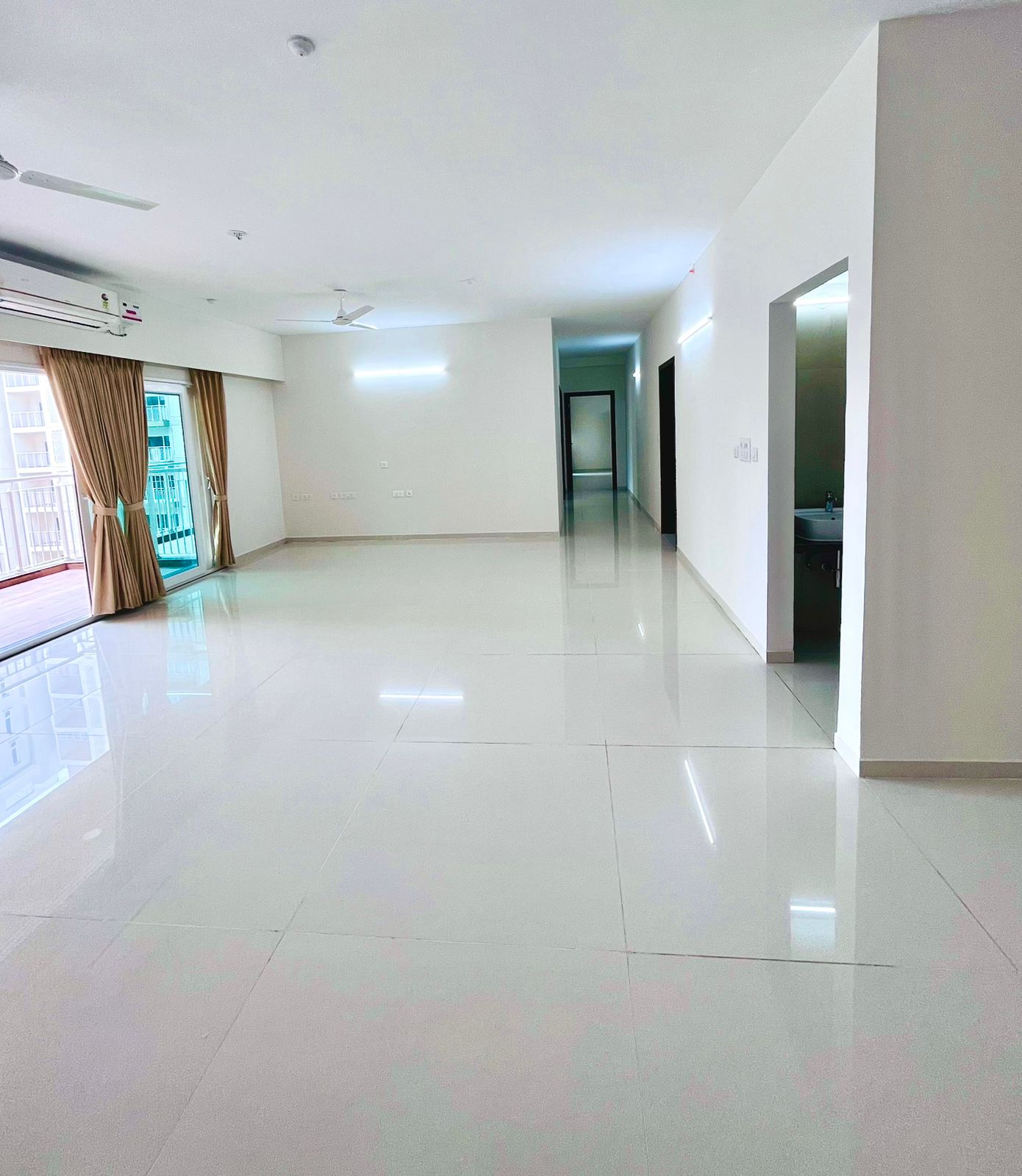 4 BHK + Servant Room Apartment For Rent in L&T Raintree Boulevard