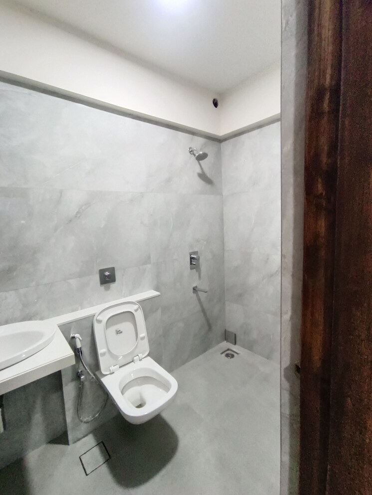 Bathroom, balan-anu-smera-skylight 3 Bedroom 1305 Sq.Ft. Apartment In Chembur Mumbai 9093492