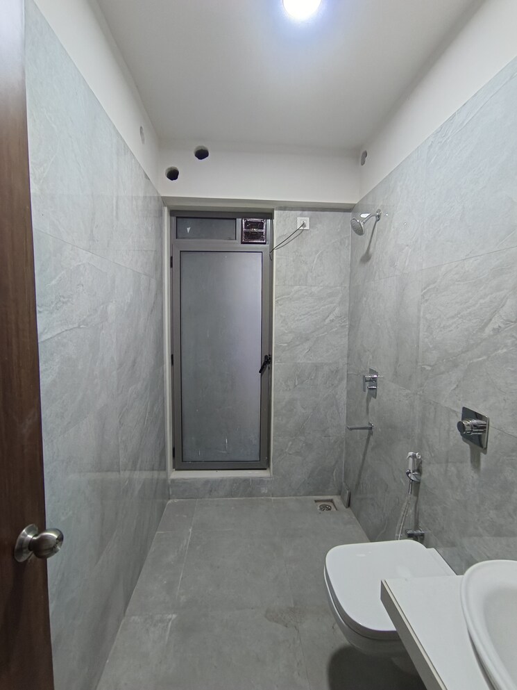 Bathroom, balan-anu-smera-skylight 3 Bedroom 1305 Sq.Ft. Apartment In Chembur Mumbai 9093492