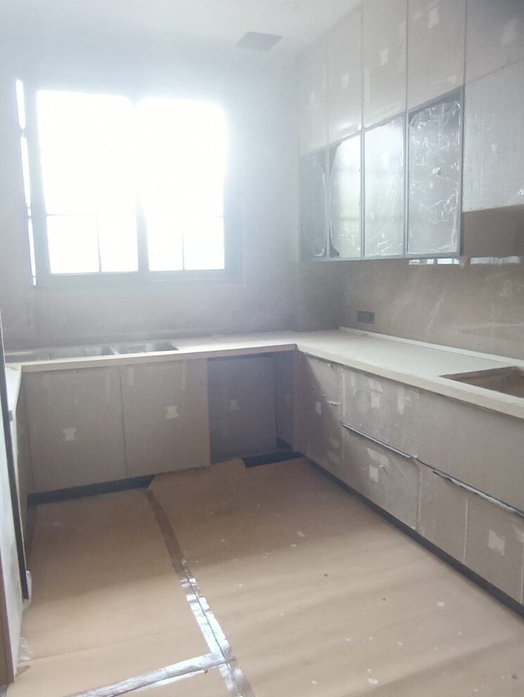 Kitchen, defence colony 3 Bedroom 325 Sq.Yd. Builder Floor In Defence Colony Delhi 9093565