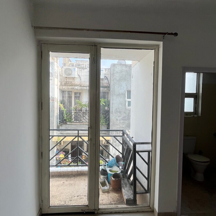 Room, puri-vip-floors 3 Bedroom 1850 Sq.Ft. Villa In Sector 81 Faridabad 9093569