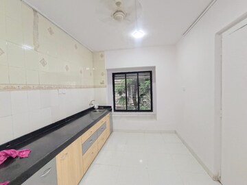 Balcony in 1.5 BHK Apartment at Pestom Sagar Colony, Chembur – for Rent