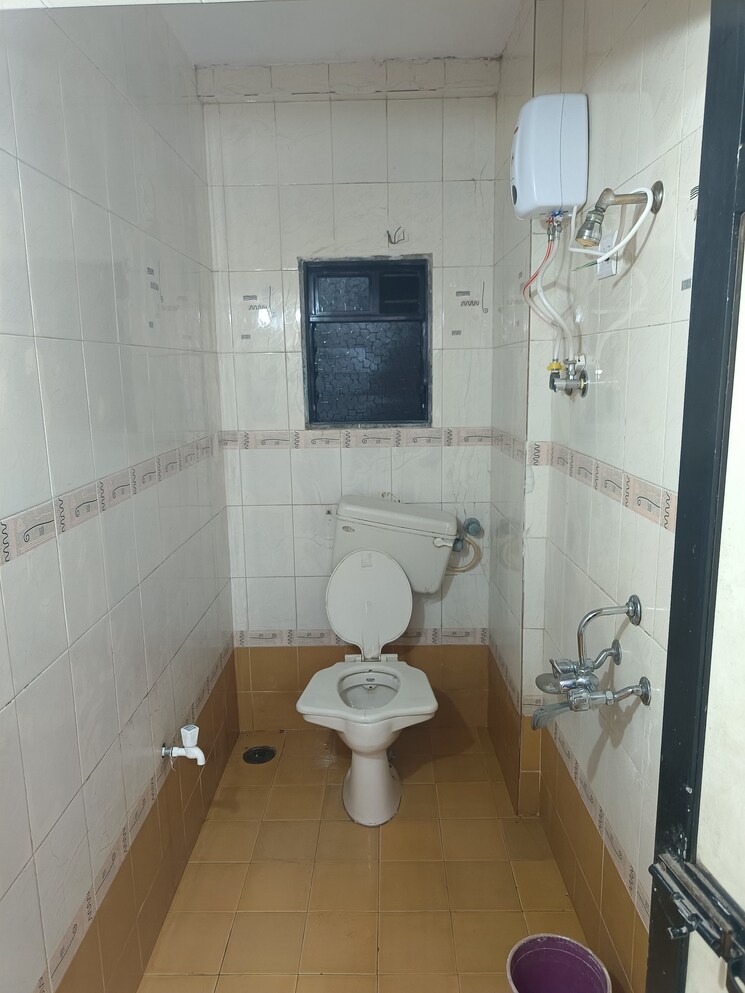 Bathroom, pestom-sagar-colony 1.5 Bedroom 550 Sq.Ft. Apartment In Chembur Mumbai 9093581