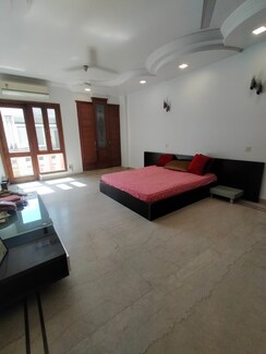 4 BHK + Servant Room,Study Room Builder Floor For Sale in Panchsheel Park
