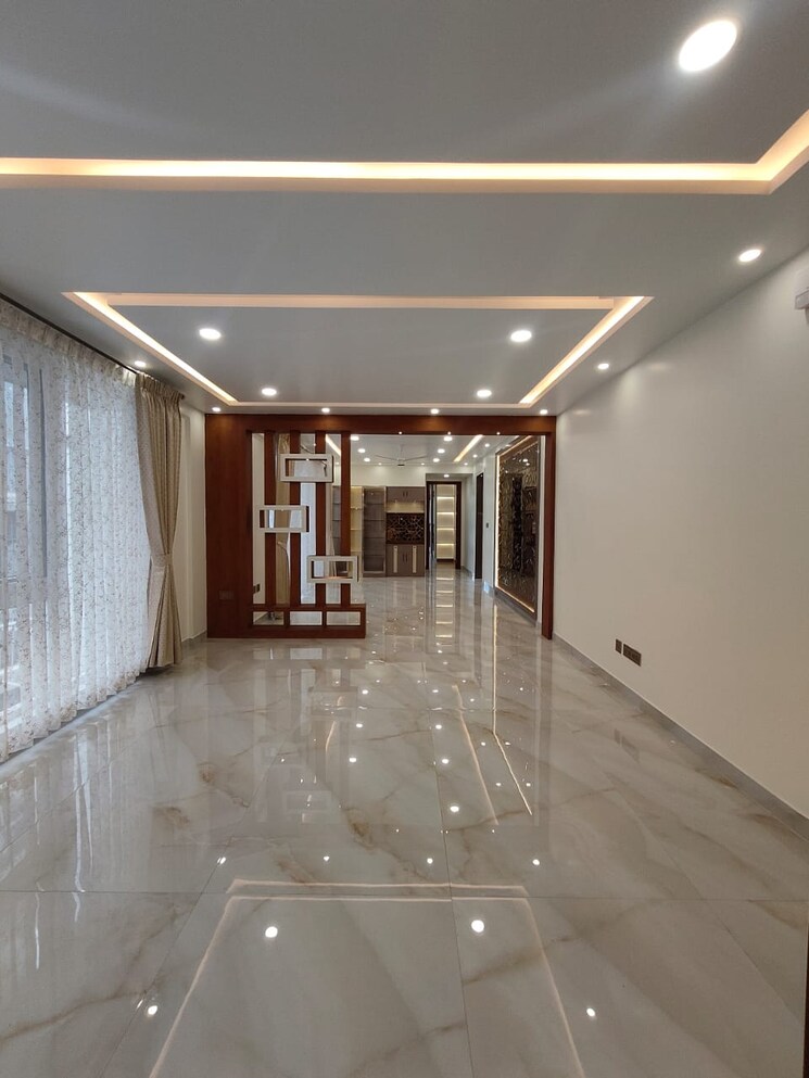 Living Room, silver-oak-apartments-langford-gardens 3 Bedroom 2400 Sq.Ft. Apartment In Langford Gardens Bangalore 9093616