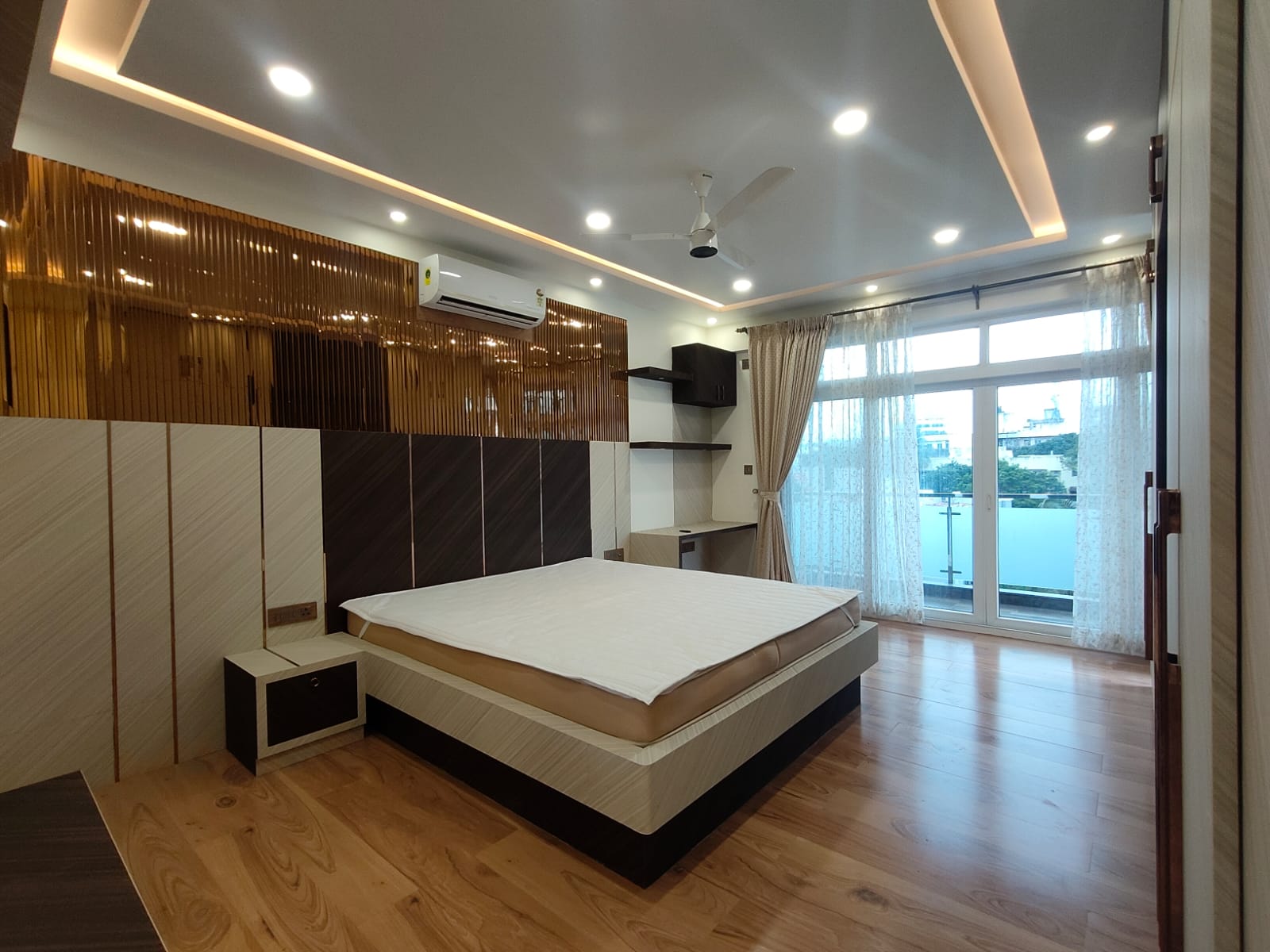 3 BHK + Servant Room Apartment For Rent in Silver Oak Apartments Langford Gardens