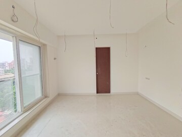 Room in 3 BHK Apartment at Roop Apartments, Chembur – for Rent